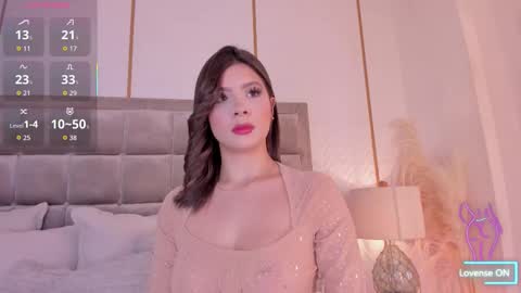 Snapshot of samanthaclay chatting on September 15, 7:47 pm online show from September 15, 7:47 pm