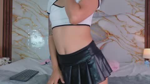 SAMANTHA ECHEVERRY online show from March 15, 11:27 am