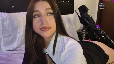 IGSamanthaGrant 10 online show from May 19, 8:15 pm