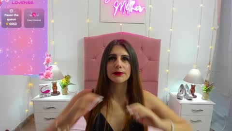 Snapshot of samanthamillher1 chatting on December 27, 12:23 pm Samy  online show from December 27, 12:23 pm