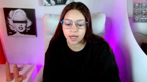 Snapshot of samantharoldan chatting on October 1, 12:44 pm Samantha online show from October 1, 12:44 pm