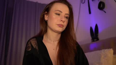 Snapshot of samanthavixen chatting on February 1, 3:50 pm Goddess Samantha Vixen online show from February 1, 3:50 pm