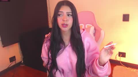 Snapshot of samara_lam chatting on December 14, 4:56 am Sammy  online show from December 14, 4:56 am