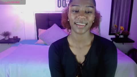 Snapshot of samara_roxx chatting on October 17, 2:15 am samara_roxx online show from October 17, 2:15 am