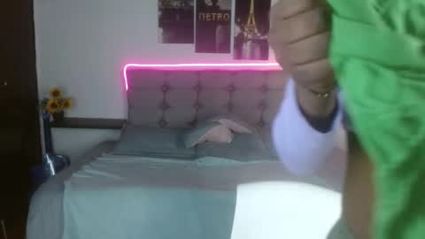 Snapshot of samara_roxx chatting on October 18, 2:58 am samara_roxx online show from October 18, 2:58 am