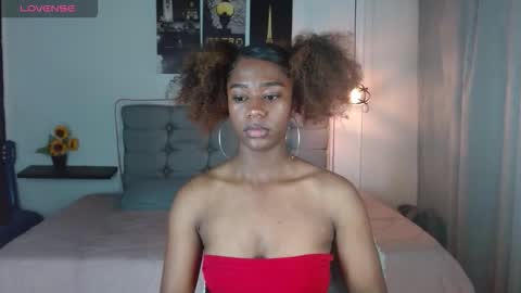 Snapshot of samara_roxx chatting on November 15, 12:41 am samara_roxx online show from November 15, 12:41 am