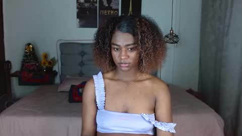 Snapshot of samara_roxx chatting on November 22, 4:00 am samara_roxx online show from November 22, 4:00 am