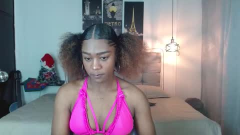 Snapshot of samara_roxx chatting on December 14, 3:34 am samara_roxx online show from December 14, 3:34 am