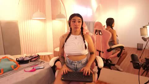 samaraa_collinss online show from November 10, 1:54 pm