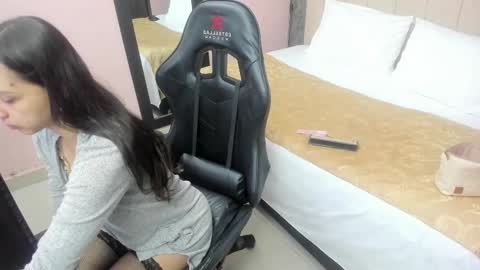 Snapshot of samarha_xue chatting on February 18, 11:33 am Sara online show from February 18, 11:33 am