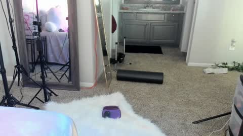 Yaya online show from January 24, 9:05 pm