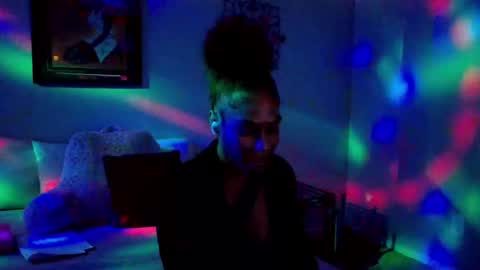 Yaya online show from February 19, 2:33 am