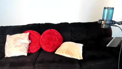 Yaya online show from March 9, 8:10 pm