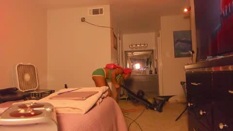 Yaya online show from March 12, 1:23 am