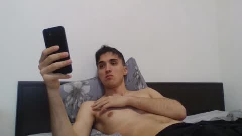 Snapshot of samcumtv chatting on November 29, 9:34 am multitooman online show from November 29, 9:34 am