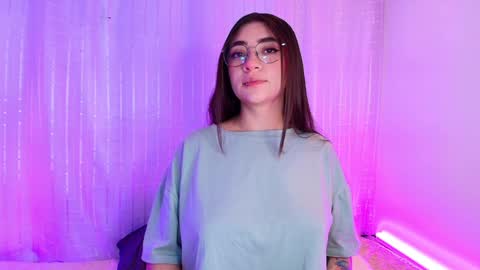 Snapshot of samii_evans chatting on December 13, 5:27 am samii evans  online show from December 13, 5:27 am