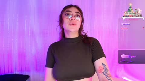 Snapshot of samii_evans chatting on December 31, 5:40 pm samii evans  online show from December 31, 5:40 pm