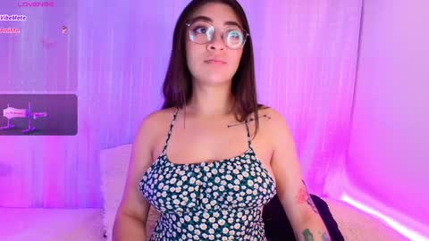 Snapshot of samii_evans chatting on January 18, 3:31 am samii evans  online show from January 18, 3:31 am