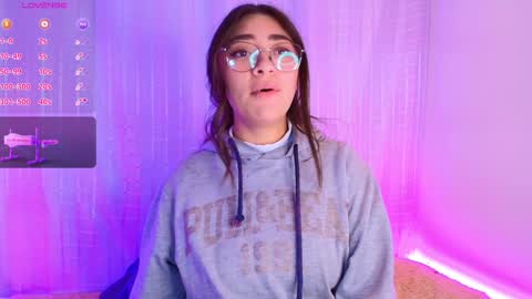 Snapshot of samii_evans chatting on January 30, 8:11 am samii evans  online show from January 30, 8:11 am