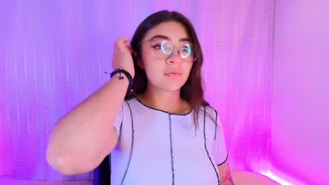 Snapshot of samii_evans chatting on February 5, 4:27 am samii evans  online show from February 5, 4:27 am