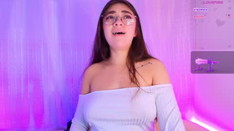 Snapshot of samii_evans chatting on February 8, 10:08 pm samii evans  online show from February 8, 10:08 pm