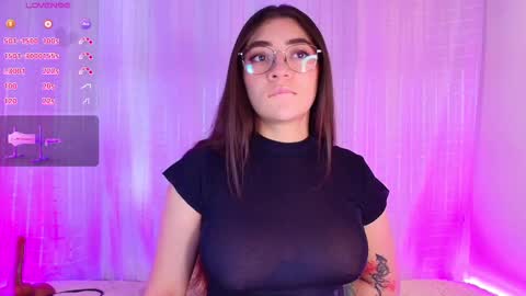 Snapshot of samii_evans chatting on March 1, 6:43 pm samii evans  online show from March 1, 6:43 pm