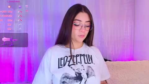 Snapshot of samii_evans chatting on March 9, 2:50 am samii evans  online show from March 9, 2:50 am