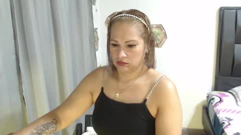 Snapshot of samira_lennox chatting on October 7, 8:39 pm SAMIRA online show from October 7, 8:39 pm