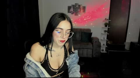 Snapshot of samismith77 chatting on February 26, 1:32 am SARA online show from February 26, 1:32 am