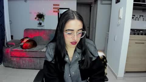 Snapshot of samismith77 chatting on October 3, 2:08 am SARA online show from October 3, 2:08 am