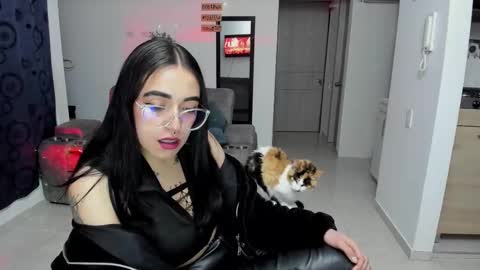 Snapshot of samismith77 chatting on October 10, 1:26 am SARA online show from October 10, 1:26 am