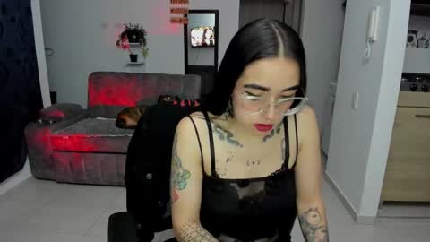 Snapshot of samismith77 chatting on October 17, 1:09 am SARA online show from October 17, 1:09 am