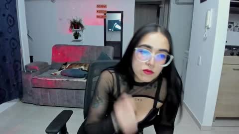 Snapshot of samismith77 chatting on November 10, 10:53 pm SARA online show from November 10, 10:53 pm