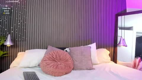 Axel online show from October 18, 8:42 pm