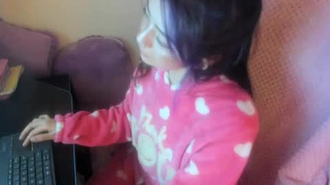   online show from April 12, 7:13 am