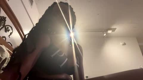 Samoanne online show from December 20, 9:00 am