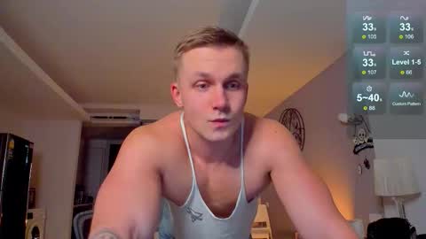 Snapshot of samuel_andrew chatting on December 3, 3:03 am Samuel online show from December 3, 3:03 am