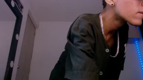 Snapshot of samuel_suarez chatting on December 31, 5:55 am online show from December 31, 5:55 am