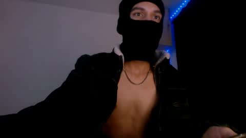 Snapshot of samuel_suarez chatting on January 9, 5:02 am online show from January 9, 5:02 am