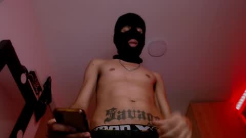 Snapshot of samuel_suarez chatting on January 18, 4:59 am online show from January 18, 4:59 am