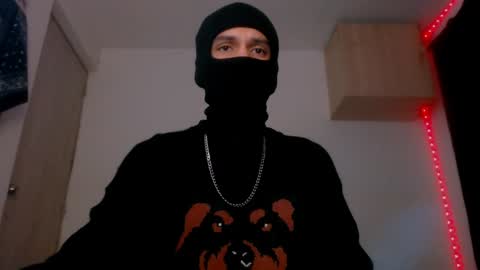 Snapshot of samuel_suarez chatting on January 23, 3:37 am online show from January 23, 3:37 am