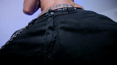 Snapshot of samuel_suarez chatting on September 22, 2:41 pm online show from September 22, 2:41 pm