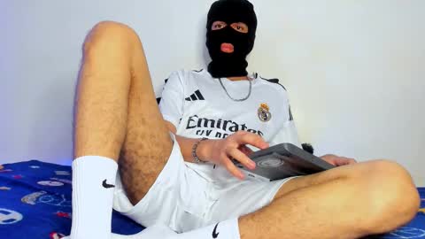 Snapshot of samuel_suarez chatting on November 28, 5:54 am online show from November 28, 5:54 am