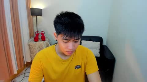 Snapshot of samuelangelo chatting on December 15, 3:02 am Sam online show from December 15, 3:02 am