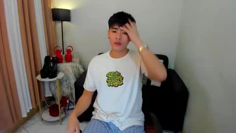 Snapshot of samuelangelo chatting on December 20, 11:00 am Sam online show from December 20, 11:00 am