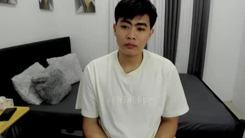 Snapshot of samuelangelo chatting on November 12, 2:28 pm Sam online show from November 12, 2:28 pm