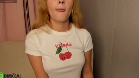 Snapshot of samy_bae chatting on March 4, 9:43 pm Samantha online show from March 4, 9:43 pm