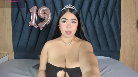 Snapshot of samy_grey01 chatting on November 2, 3:09 am S A M Y G R E Y online show from November 2, 3:09 am