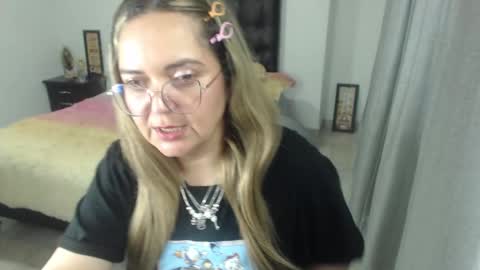 Snapshot of samy_vsn chatting on January 19, 2:36 am samy_vsn online show from January 19, 2:36 am