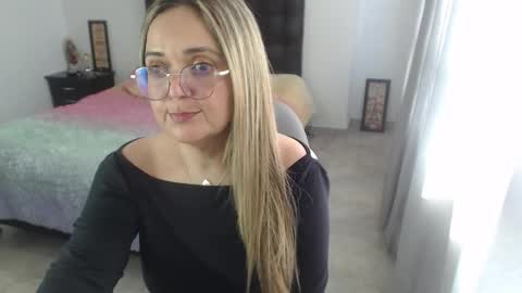 Snapshot of samy_vsn chatting on January 22, 8:59 pm samy_vsn online show from January 22, 8:59 pm